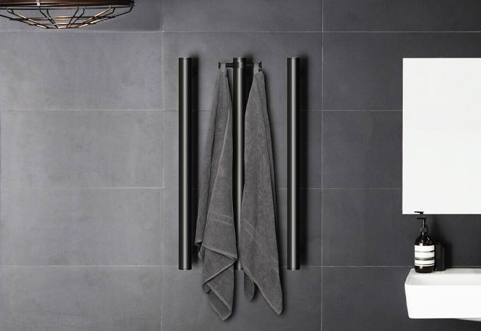 Milli Mood Verticle Black Towel Rack