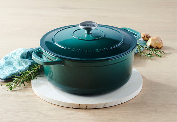 Chasseur Cast-Iron French Oven in Forest Green