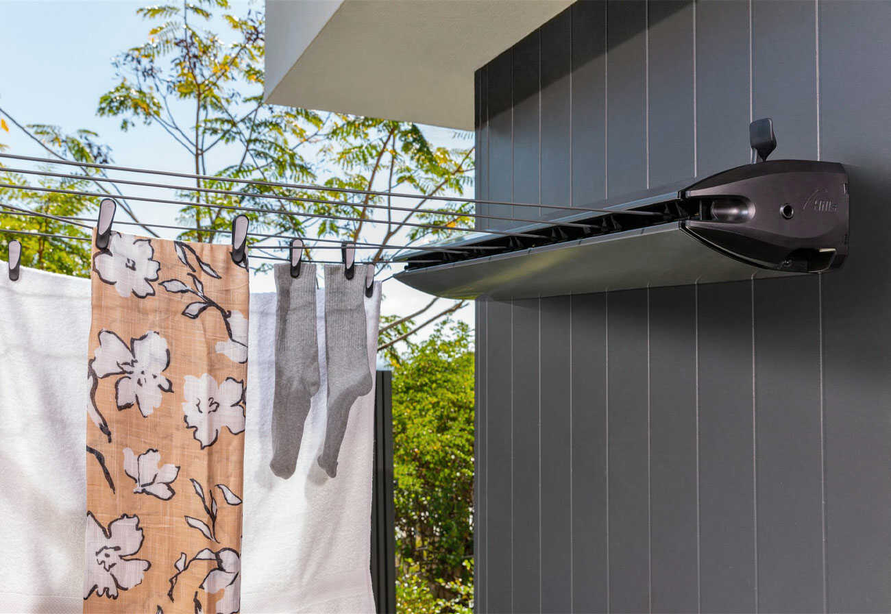 I Installed a Retractable Clothesline in the Yard to Line-Dry My