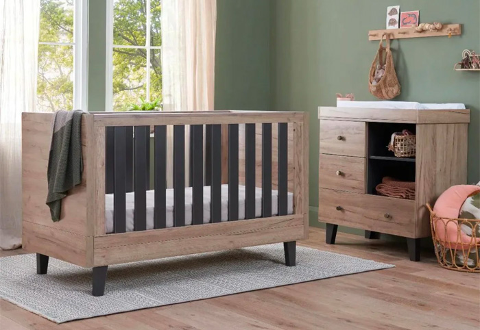 Il Tutto oak nursery package including cot and chest of drawers.
