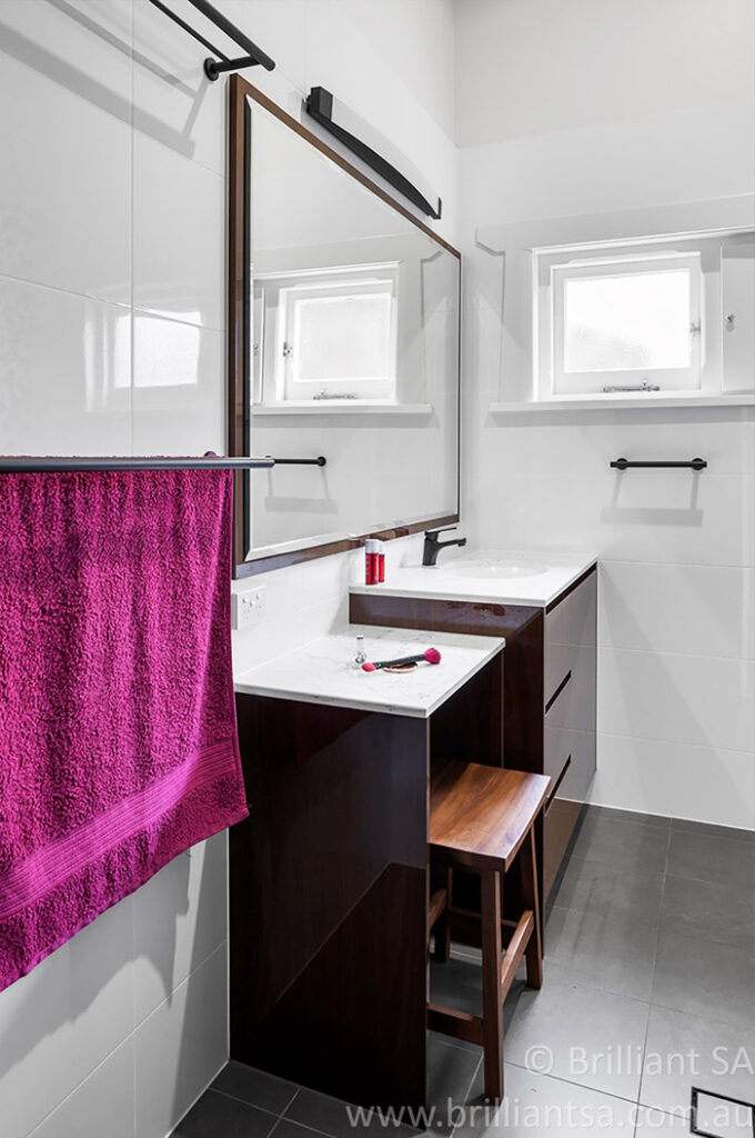 Small ensuite via Brilliant SA