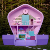 You Can Stay In This Life-Sized Polly Pocket House!