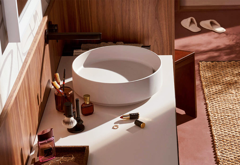 Hansgrohe Xuniva Evo Round Basin in white.