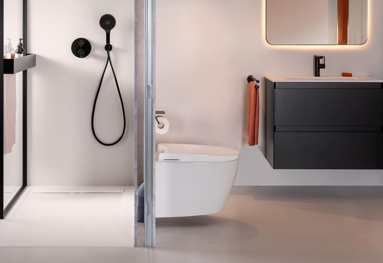 Roca Avant toilet in a bathroom.
