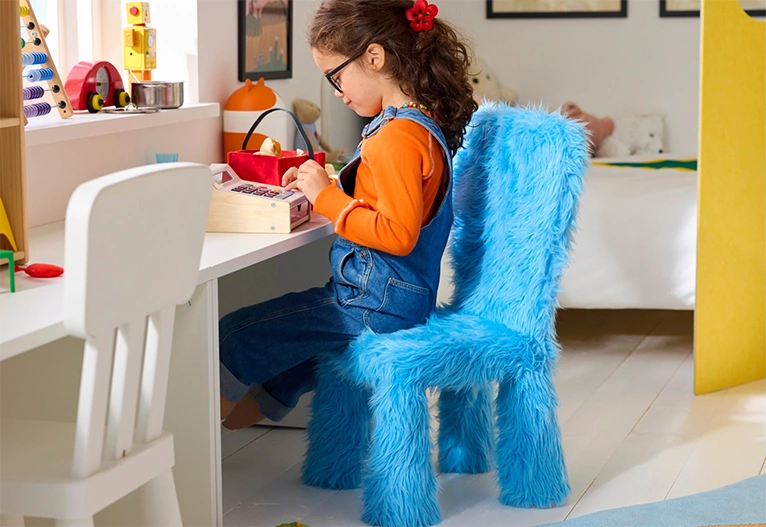 Ikea Gejsimojs kids' chair.